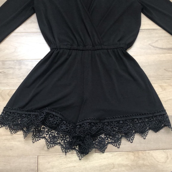 Design Lab Black long sleeve lace trim romper - Picture 4 of 5